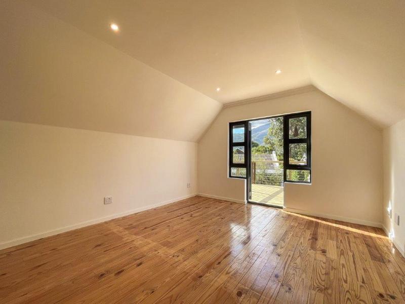 To Let 4 Bedroom Property for Rent in Hout Bay Western Cape